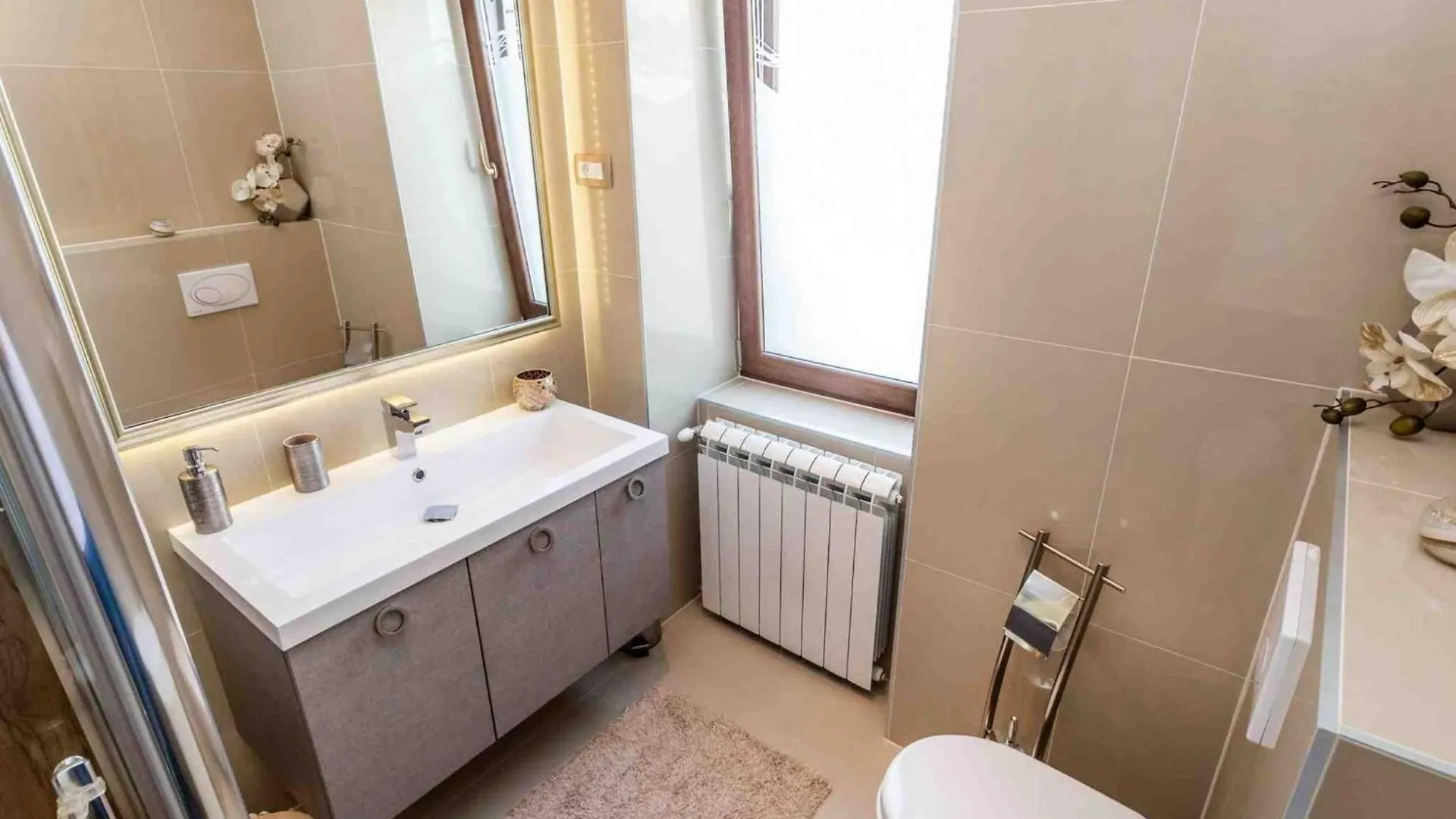 Apartment Modern Comfort With Shared Pool & Lush Green Surroundings In Kastav Croatia