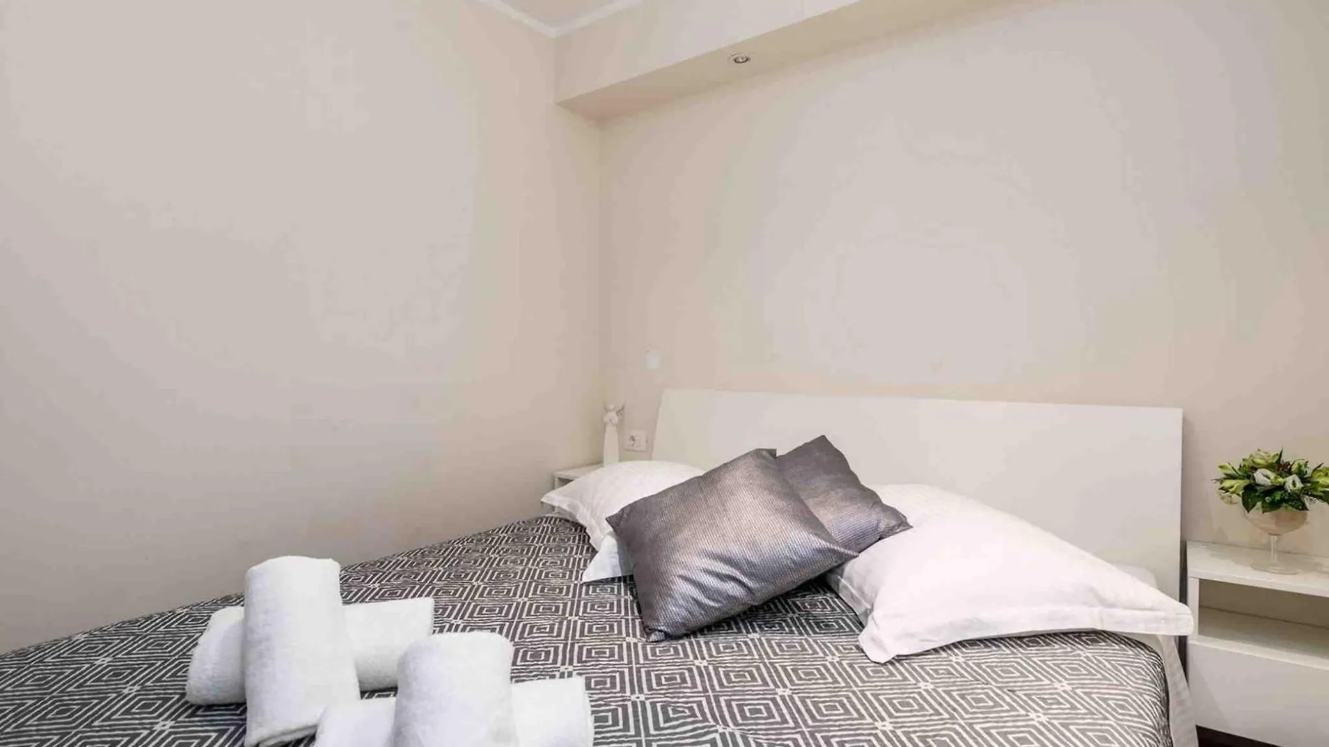 Modern Comfort With Shared Pool & Lush Green Surroundings In Kastav